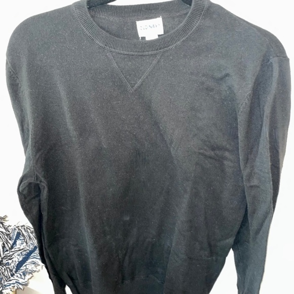 Old Navy Black Crewneck Sweater (M)​​